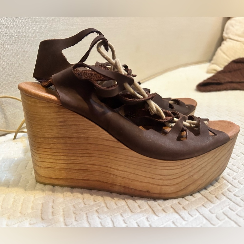 Muse and cloud wooden wedge heels